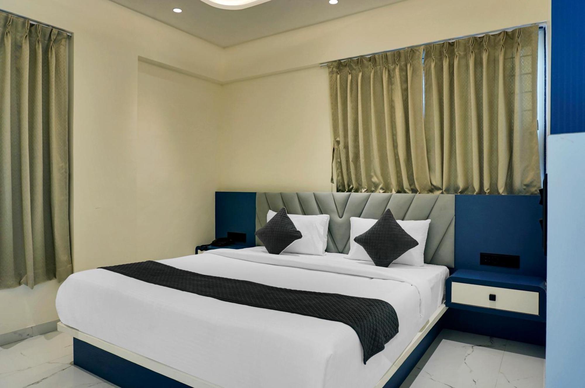 Palm Suites Baner- Indian Nationals Only Pune Bagian luar foto