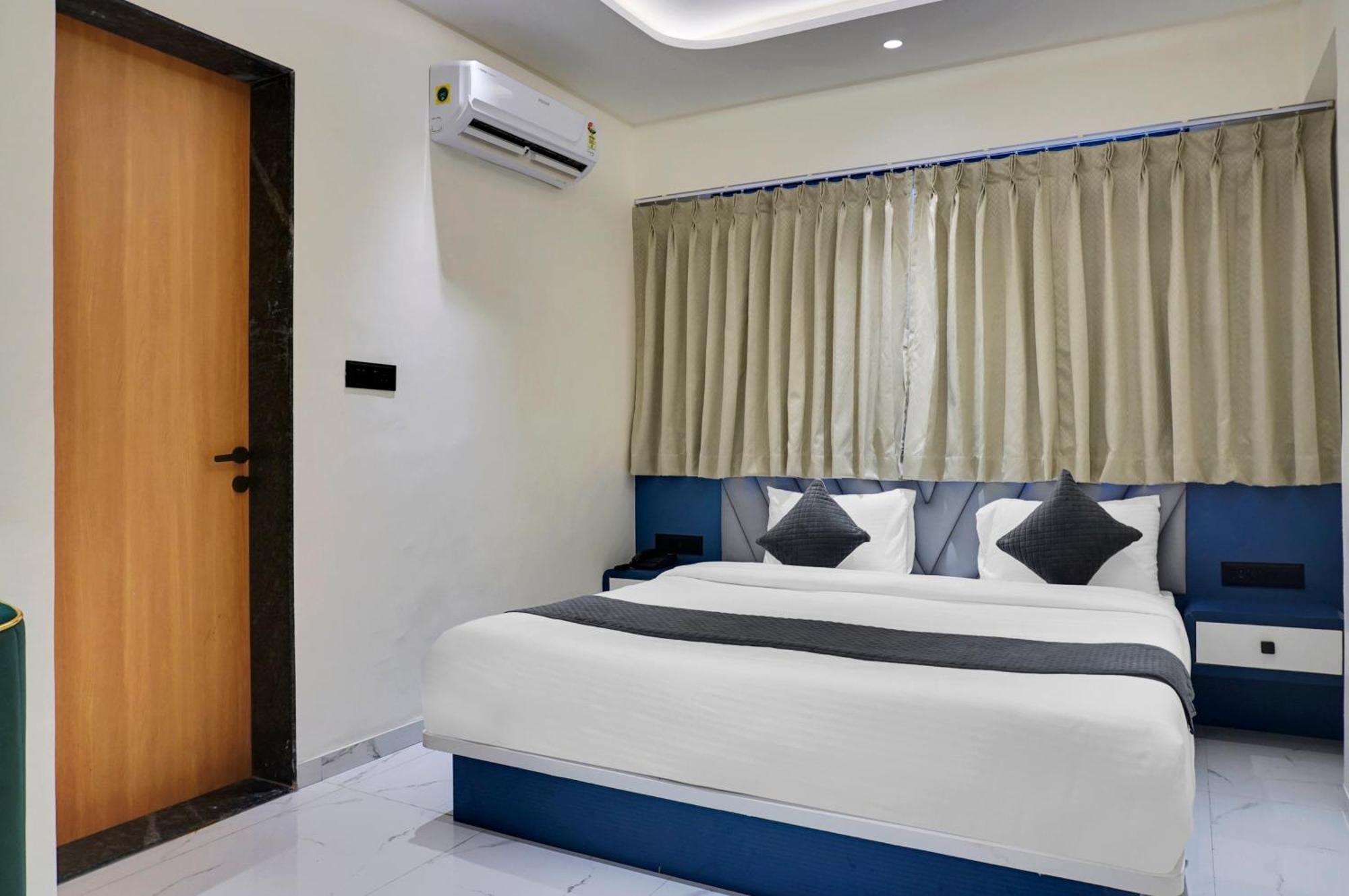 Palm Suites Baner- Indian Nationals Only Pune Bagian luar foto