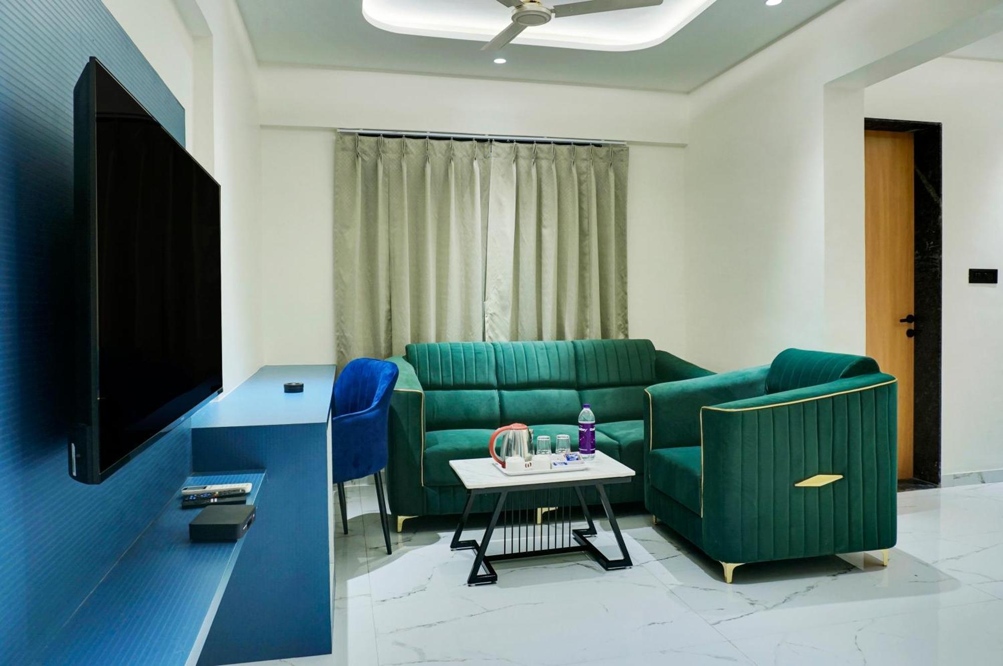 Palm Suites Baner- Indian Nationals Only Pune Bagian luar foto